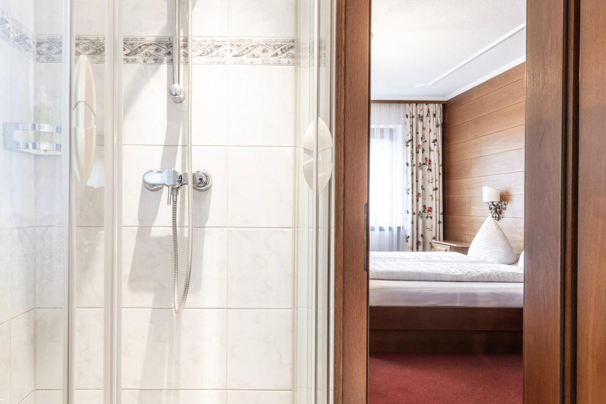 Hotel Elisabeth 쇼페나우 외부 사진